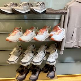 Damenschuhe in verschiedenen Farben der Marke On