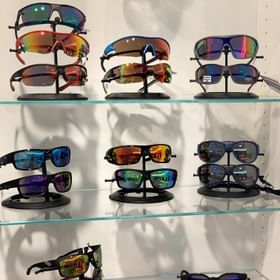 Oakley Sonnenbrillen zum Joggen und Trailrunning im On Shop Serfaus