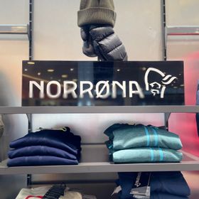 Große Auswahl an funktionaler Outdoorbekleidung für Damen und Herren der Marke Norrona