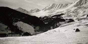 Skigebiet Serfaus schwarz weiss