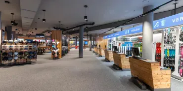 Check In: Innovationszentrum für moderne Wintersportausrüstung, Bikes und Depotservice.