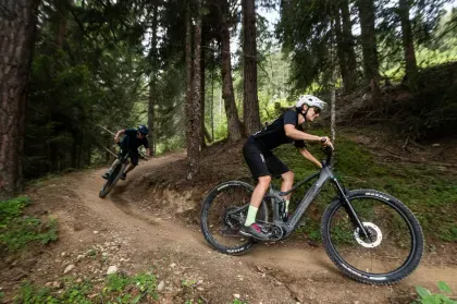 Radfahren in Serfaus: Sport- und Freizeiterlebnis auf regionalen Trails.